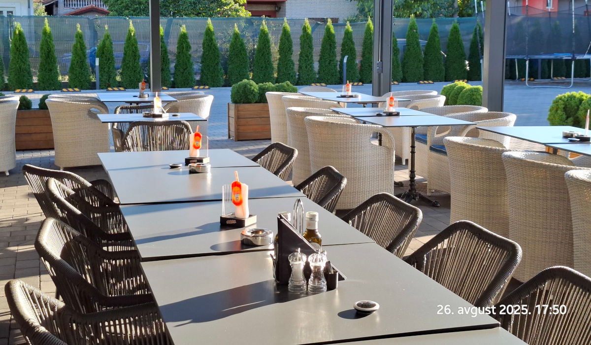Restoran La Moara - terasa i bašta